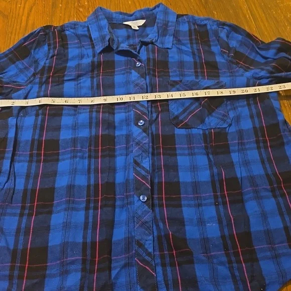 Women's TIME TRU Blue & black plaid flannel long sleeve shirt - Picture 6 of 8